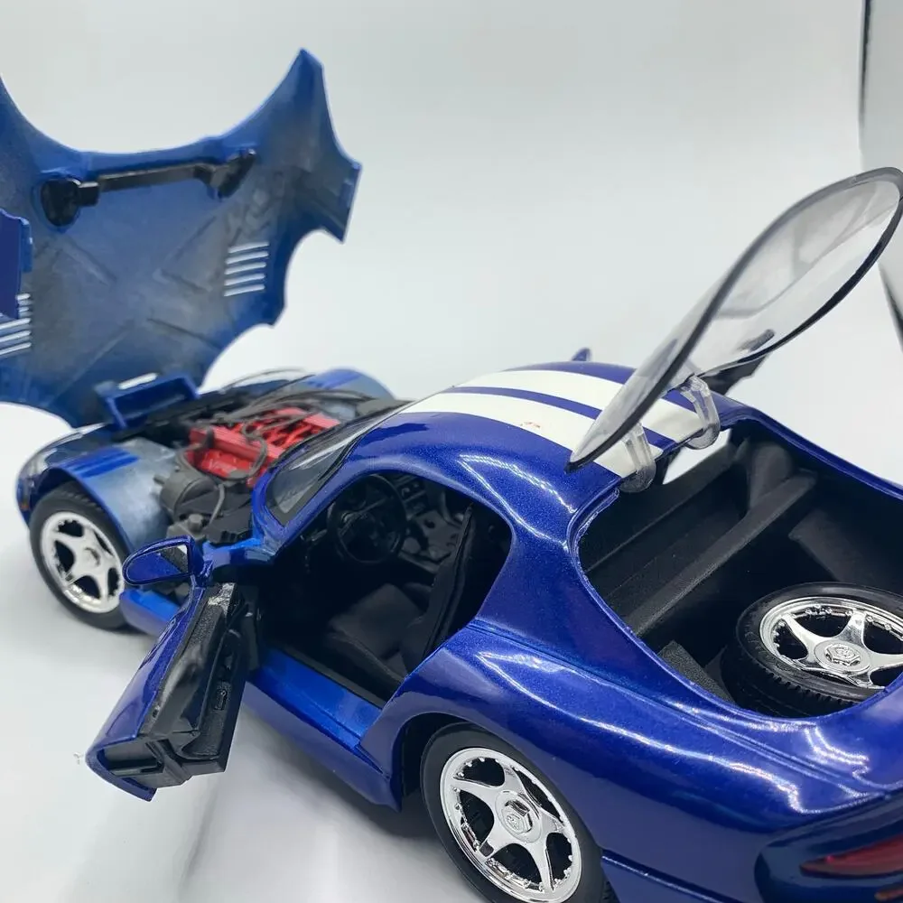 Vintage Maisto 1:18 Scale Dodge Viper GTS Blue, Racing Stripes Diecast Model Car